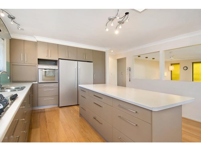 2 Grenville  St, Springwood QLD 4127