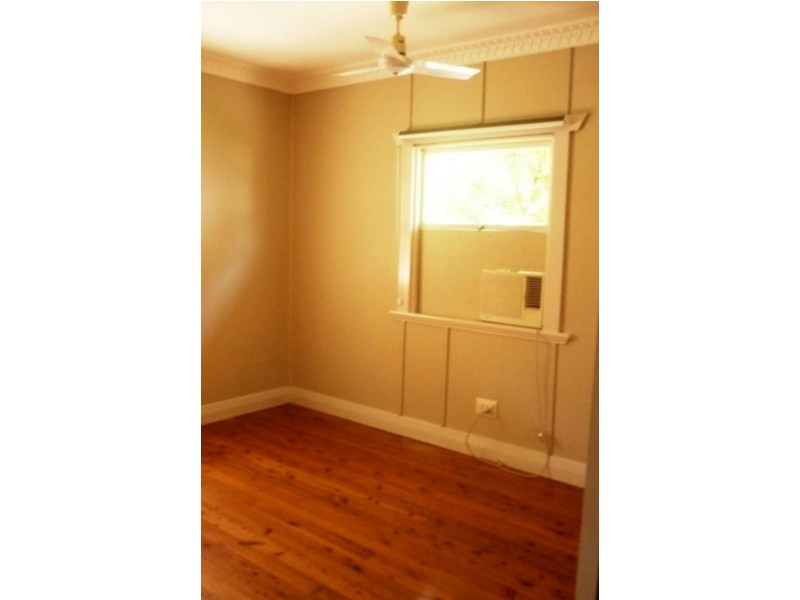 9 Burn St, Camp Hill QLD 4152