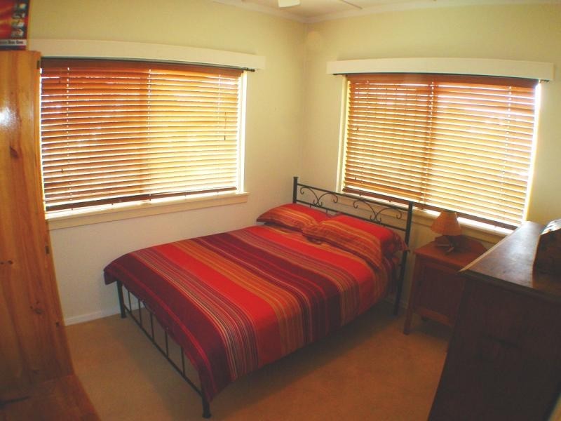 76 Newman Ave, Camp Hill QLD 4152