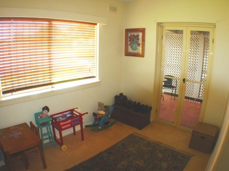 76 Newman Ave, Camp Hill QLD 4152