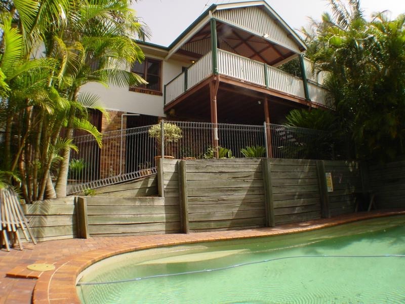 76 Newman Ave, Camp Hill QLD 4152