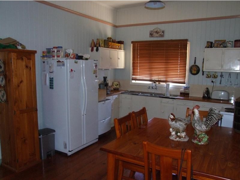 20 Navy  St, Holland Park West QLD 4121