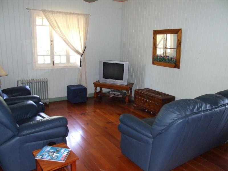 20 Navy  St, Holland Park West QLD 4121