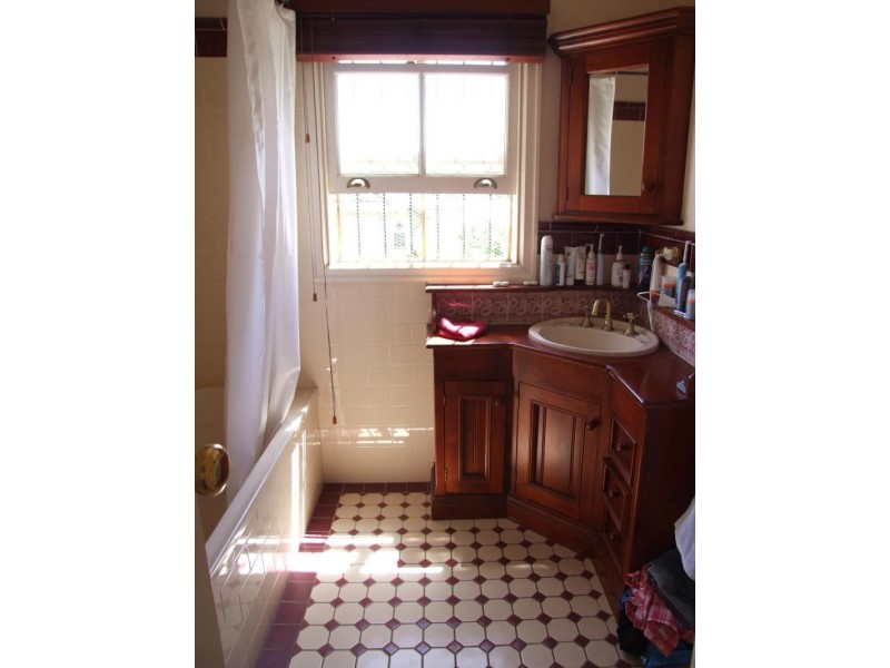 20 Navy  St, Holland Park West QLD 4121