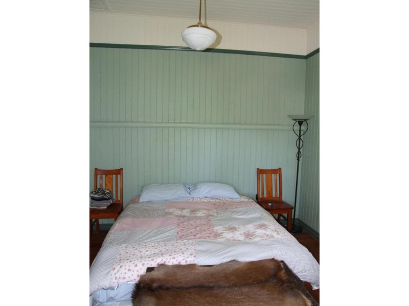 20 Navy  St, Holland Park West QLD 4121