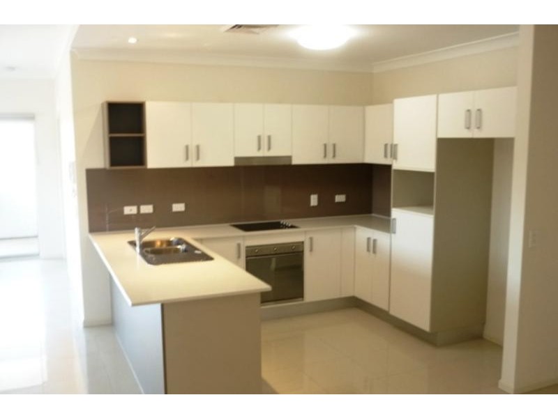 4/1127 Logan Rd, Holland Park QLD 4121