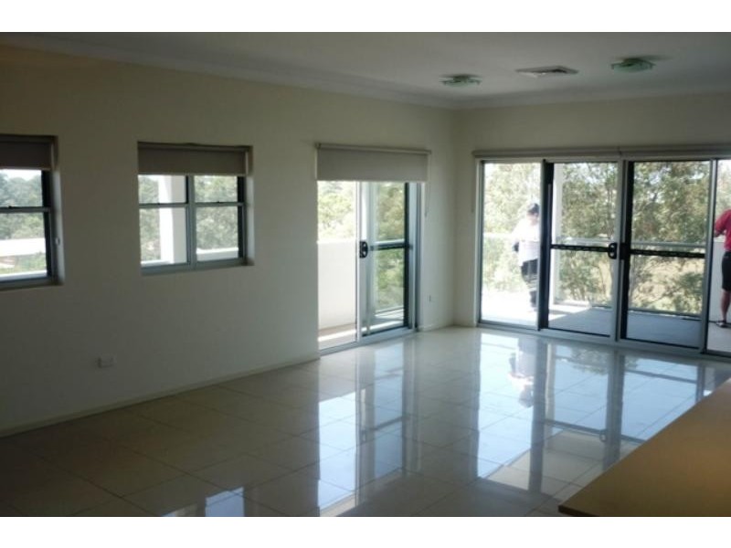 4/1127 Logan Rd, Holland Park QLD 4121