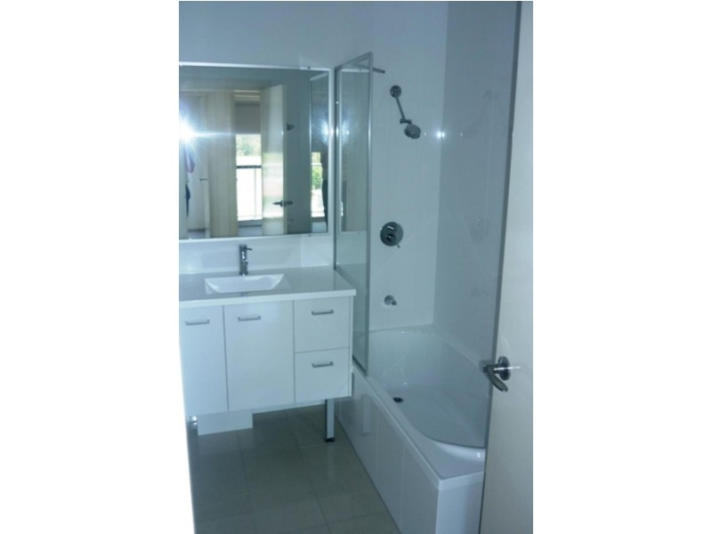 4/1127 Logan Rd, Holland Park QLD 4121