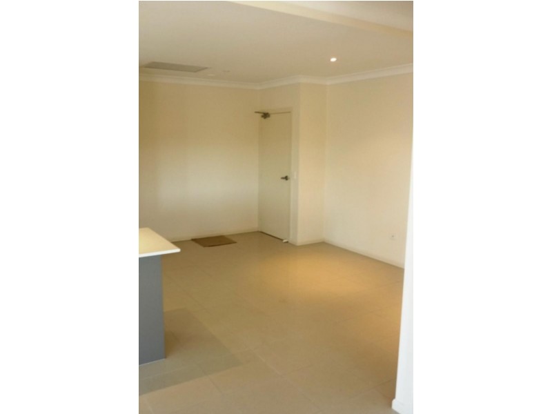 4/1127 Logan Rd, Holland Park QLD 4121