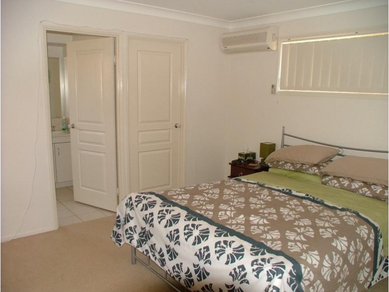 39 Mac Farlan  St, Birkdale QLD 4159