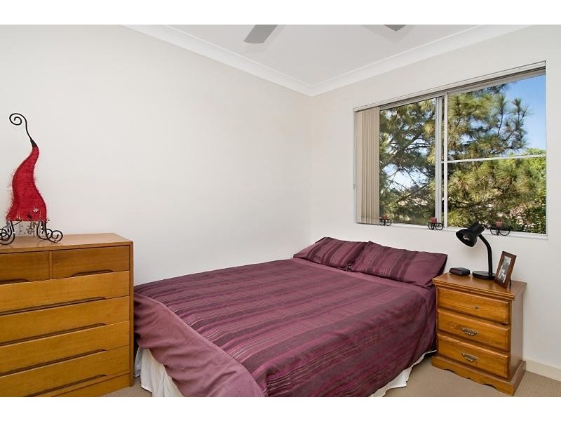 5/34 Baron St, Greenslopes QLD 4120