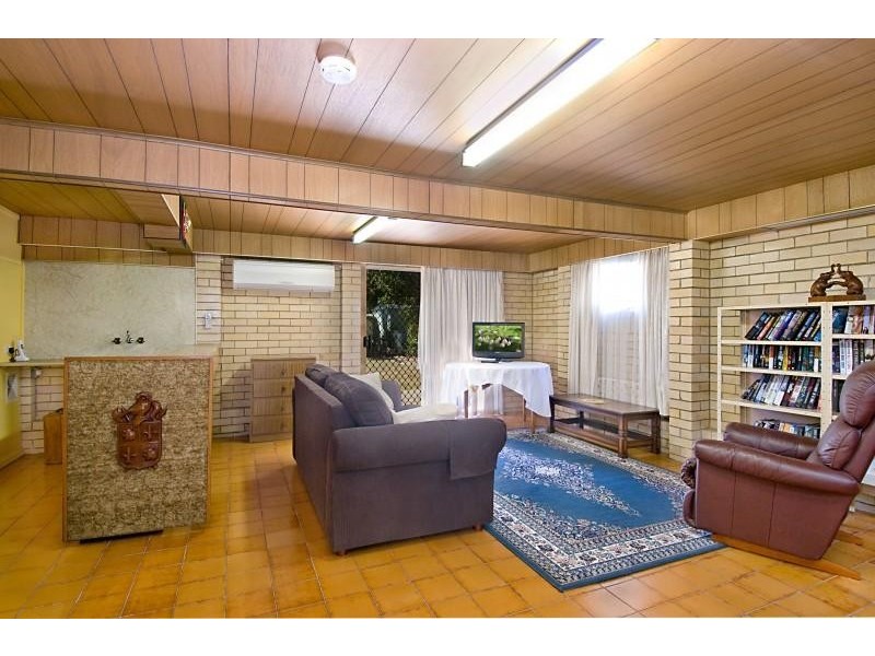 57 Pavo St, Camp Hill QLD 4152