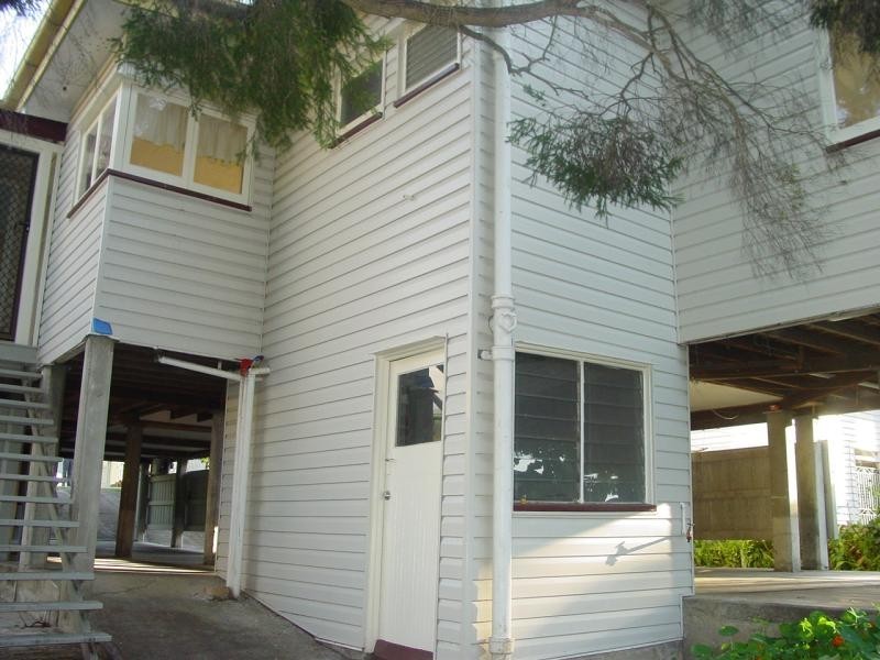 1 & 2/66 Harold St, Holland Park QLD 4121