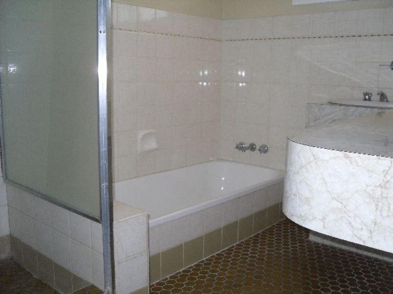 150 Holland  Rd, Holland Park QLD 4121