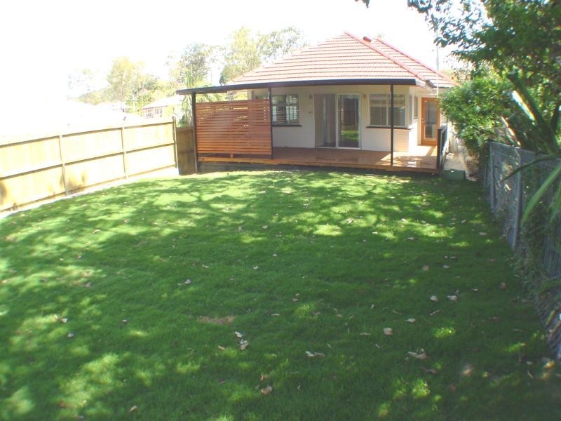 402 Chatsworth Rd, Coorparoo QLD 4151