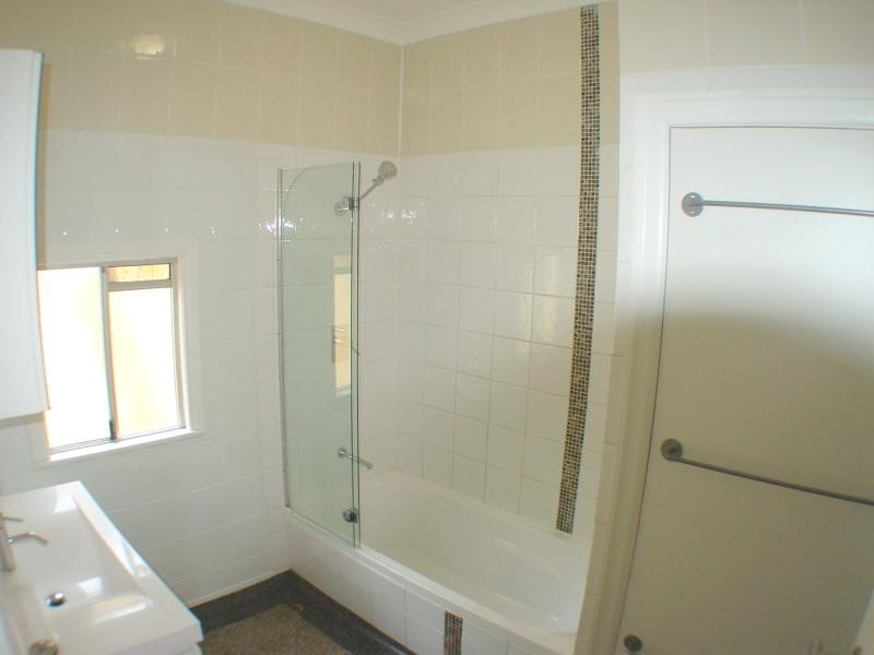 402 Chatsworth Rd, Coorparoo QLD 4151