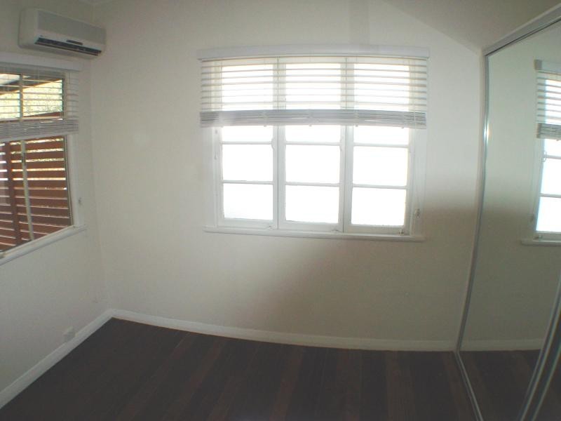 402 Chatsworth Rd, Coorparoo QLD 4151
