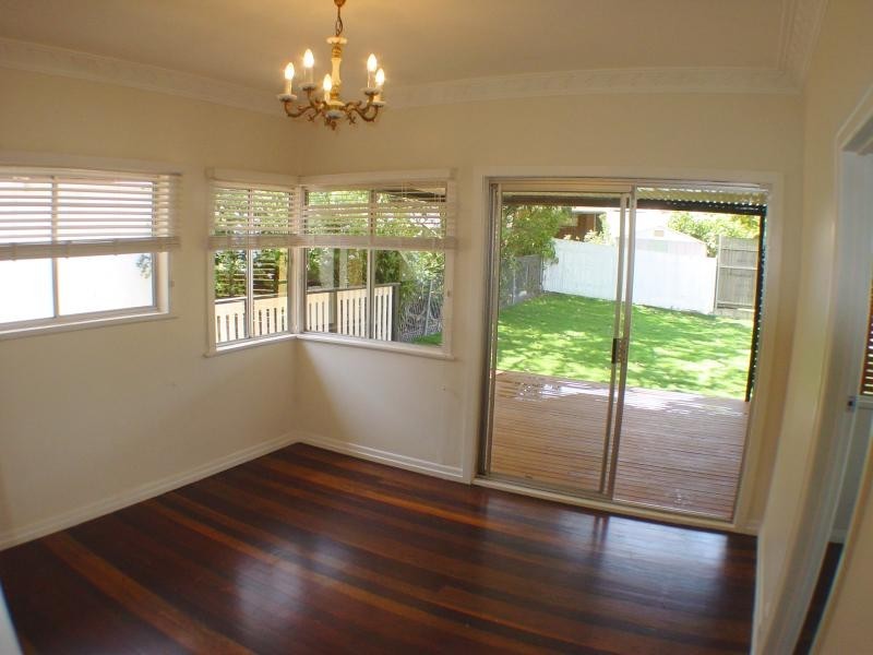 402 Chatsworth Rd, Coorparoo QLD 4151