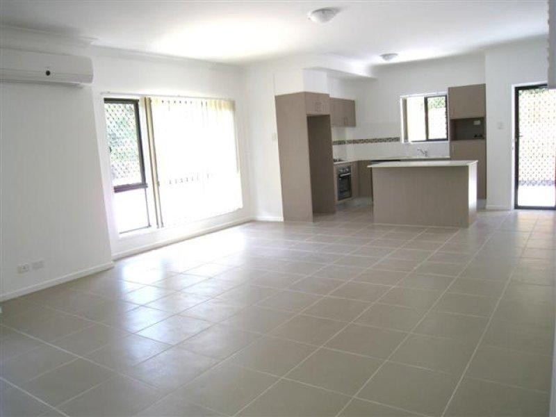 115 Railway Pde, Norman Park QLD 4170