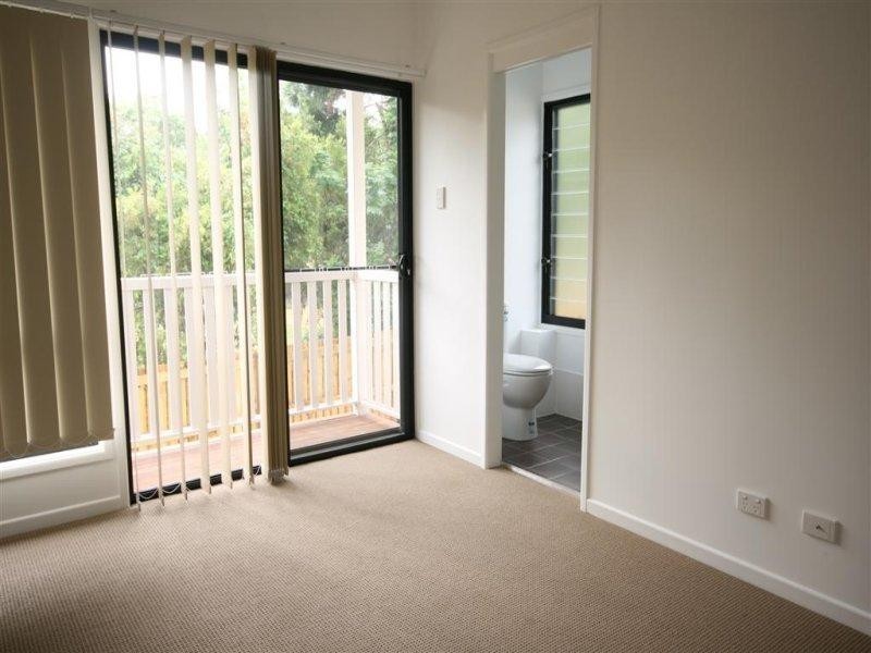 115 Railway Pde, Norman Park QLD 4170