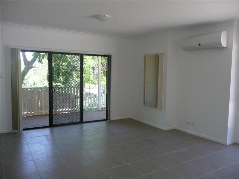 115 Railway Pde, Norman Park QLD 4170