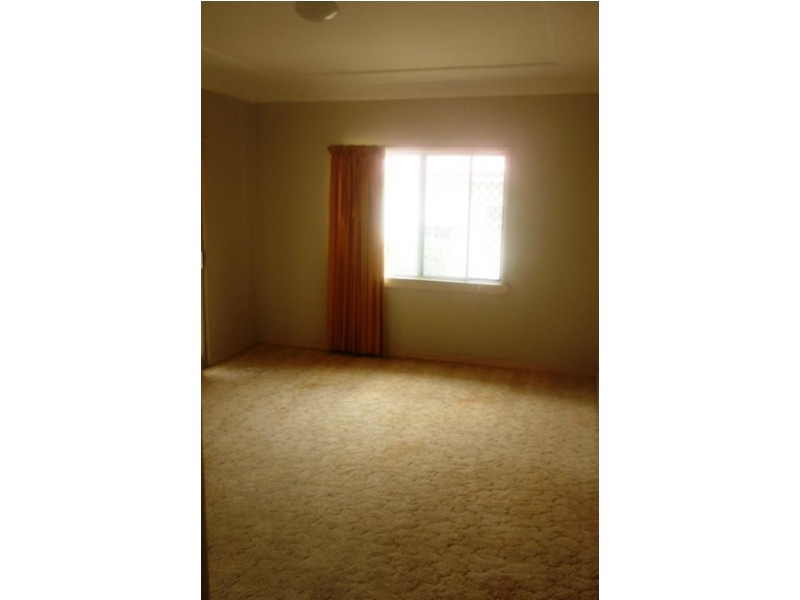 115 Railway Pde, Norman Park QLD 4170