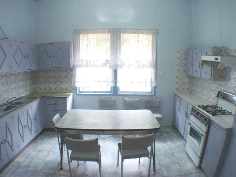 11 Ruth  St, Highgate Hill QLD 4101