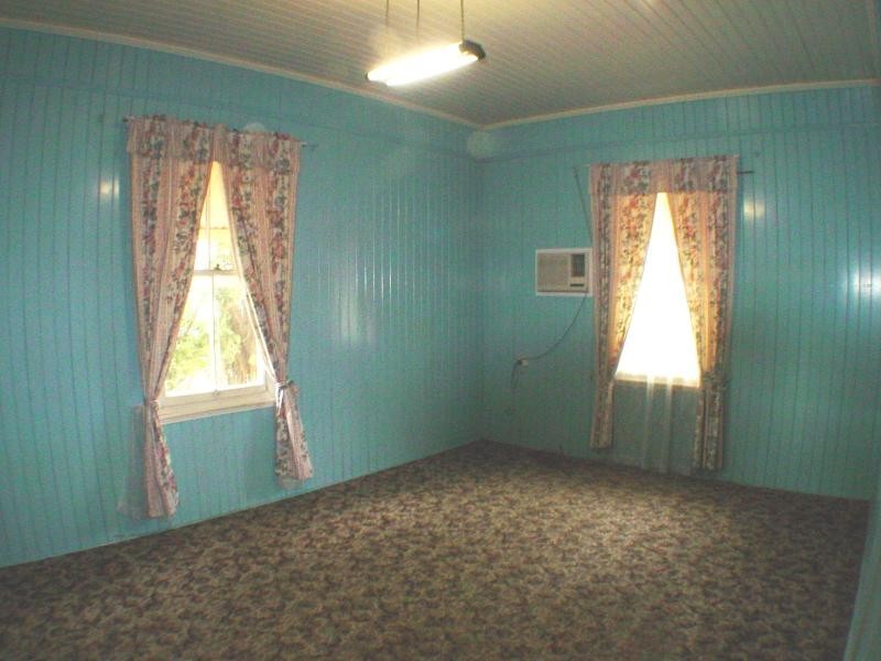 11 Ruth  St, Highgate Hill QLD 4101