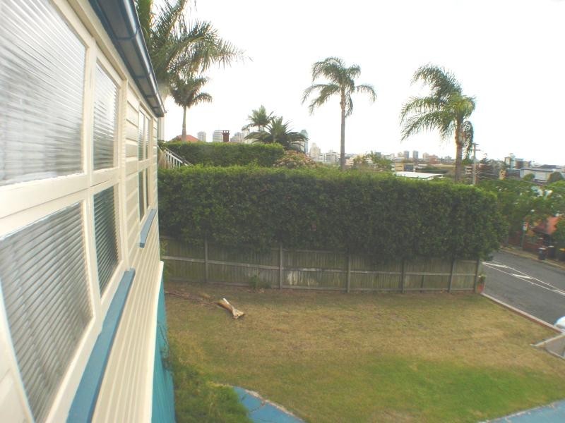 11 Ruth  St, Highgate Hill QLD 4101