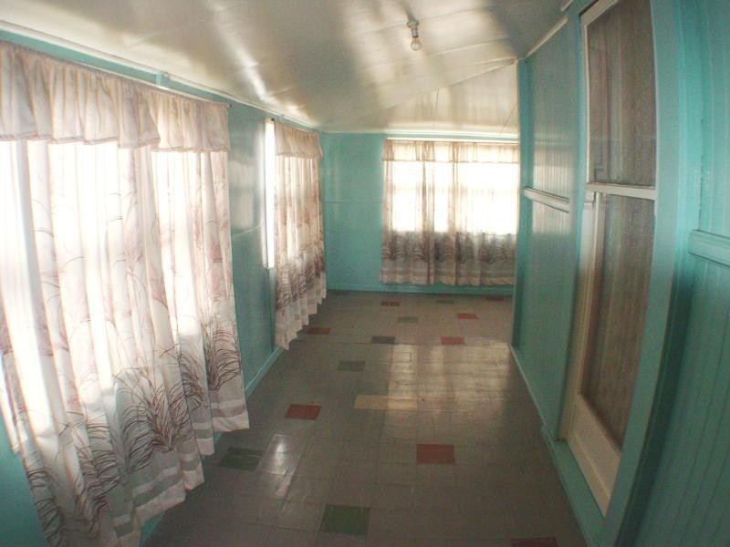 11 Ruth  St, Highgate Hill QLD 4101