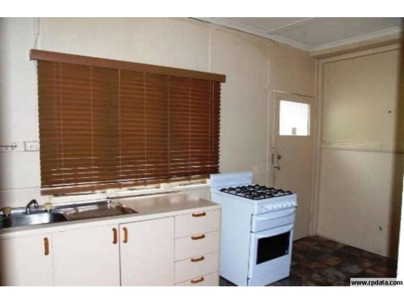 115 Railway Pde, Norman Park QLD 4170