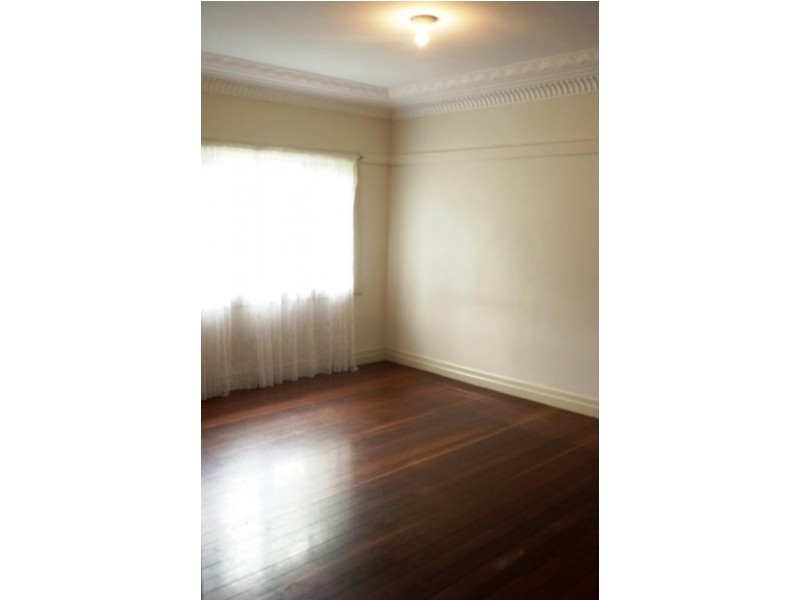 115 Railway Pde, Norman Park QLD 4170