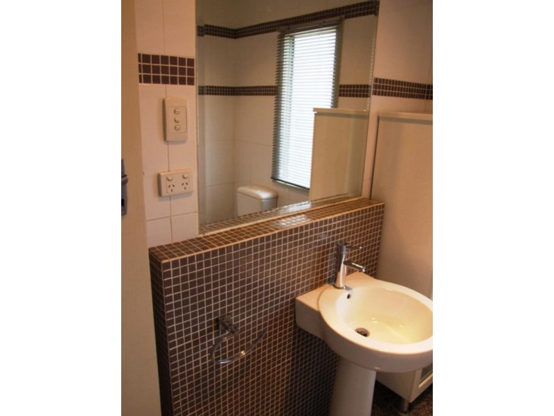 1033 Logan Rd, Holland Park QLD 4121