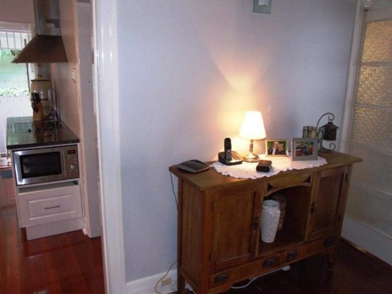 1127 Logan  Rd, Holland Park QLD 4121