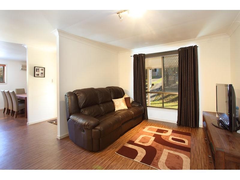 6 Craigmoor St, Holland Park QLD 4121