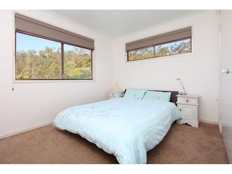 6 Craigmoor St, Holland Park QLD 4121