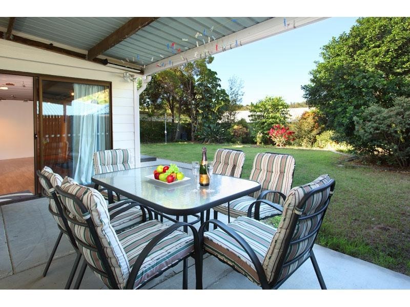 6 Craigmoor St, Holland Park QLD 4121
