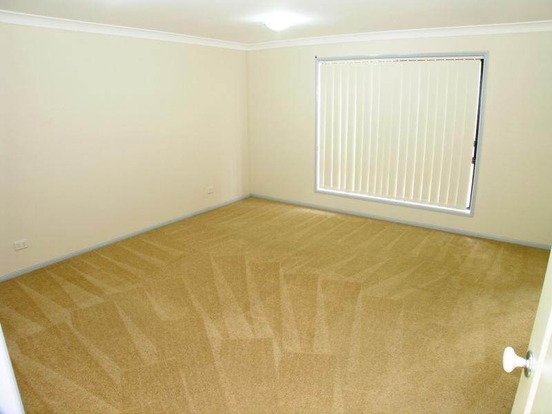 16 Estate Pl, Holland Park West QLD 4121