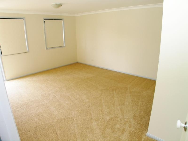 16 Estate Pl, Holland Park West QLD 4121