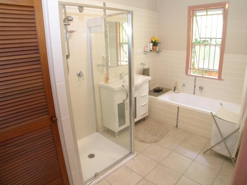 11 Frost St, Mount Gravatt East QLD 4122