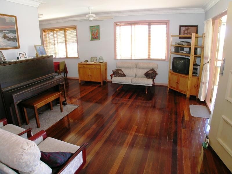 11 Frost St, Mount Gravatt East QLD 4122