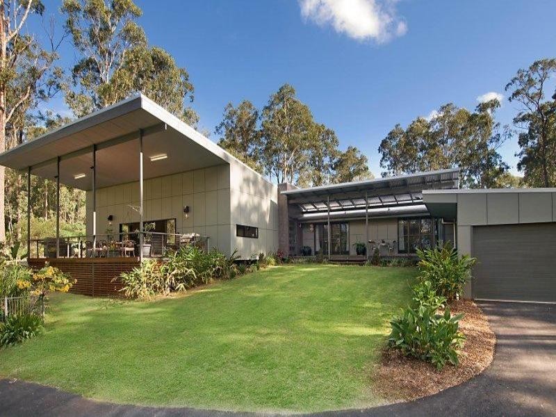 8 Brinawa St, Camp Hill QLD 4152