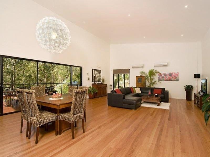 8 Brinawa St, Camp Hill QLD 4152