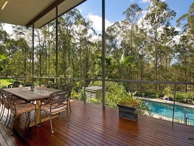 8 Brinawa St, Camp Hill QLD 4152