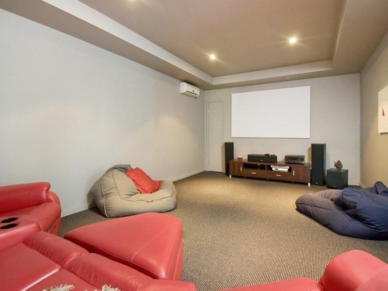 8 Brinawa St, Camp Hill QLD 4152