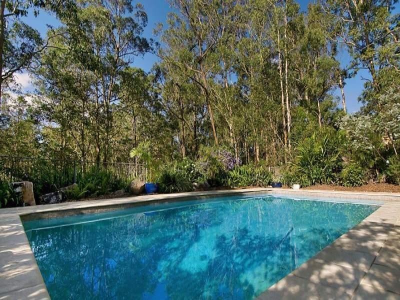 8 Brinawa St, Camp Hill QLD 4152