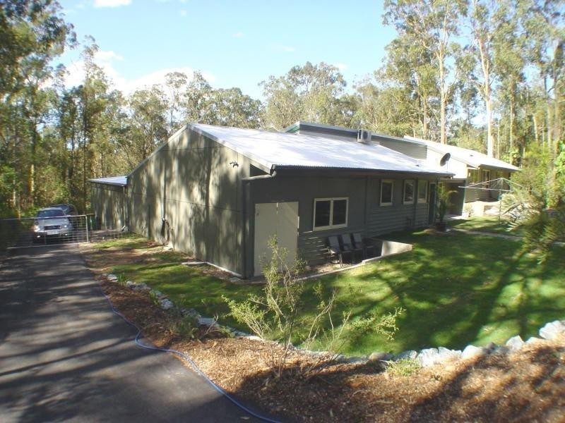 8 Brinawa St, Camp Hill QLD 4152