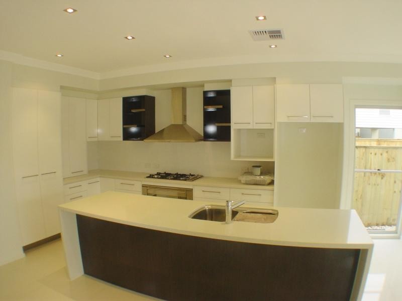 8 School  St, Hendra QLD 4011