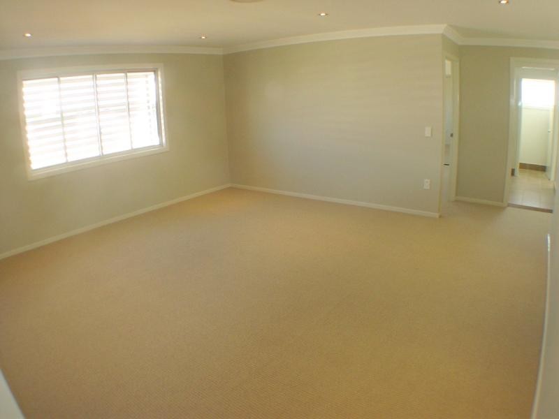 8 School  St, Hendra QLD 4011