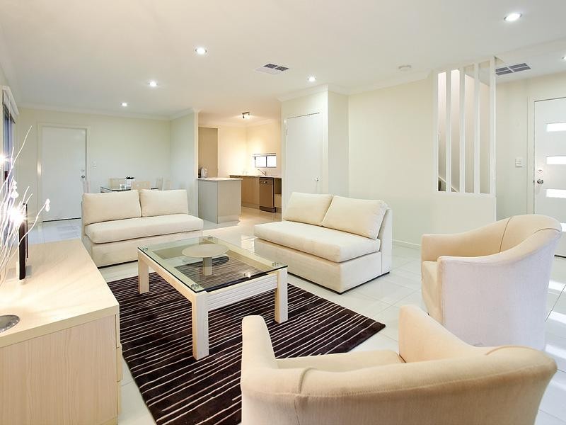 17 Hilltop Ct, Carina QLD 4152